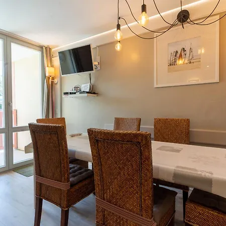 Pour 6 Pers Dans Avec Piscine Couverte Parking 264 Apartman