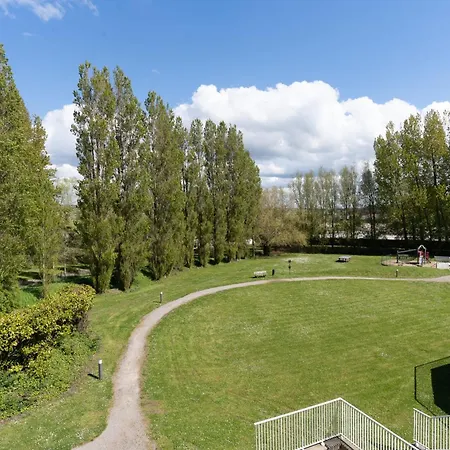 Beautiful Flat With Swimming Pool Tennis Court And Private Car Parking 264 *