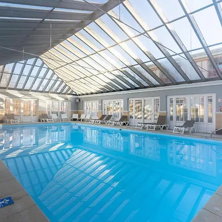 Beautiful Flat With Swimming Pool Tennis Court And Private Car Parking 264 Apartment